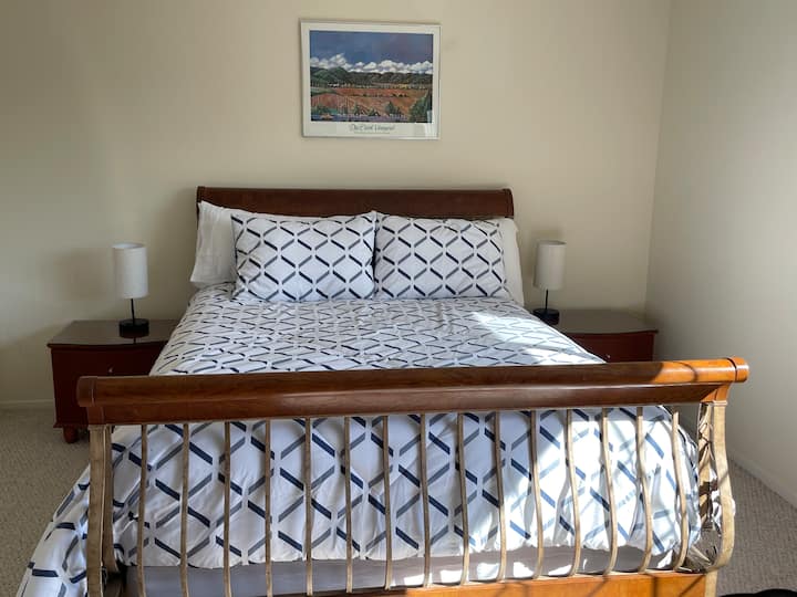 ห้องนอน 2 พร้อมเตียงควีนไซส์