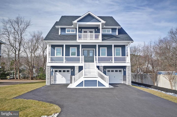 Anchors Away, Your Dream Getaway in Fenwick Shoals