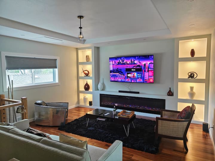 Cozy guest suite with loft and private entrance