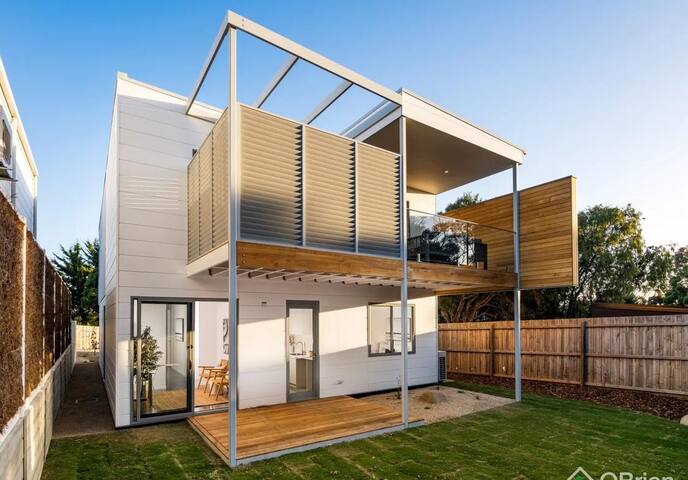 Absolute Luxury Torquay Seaside Escape gallery image 2