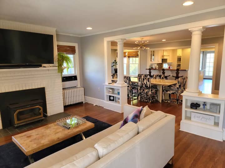 Middletown Bungalow W/hot Tub - Ribryan Properties - Newport, RI