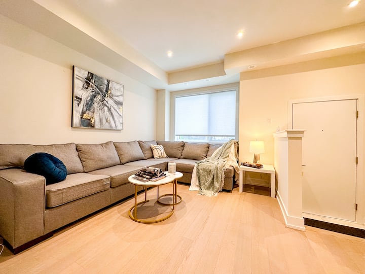 Walk To Rogers Stadium | Private Suite W/ Spa Bath - 256
