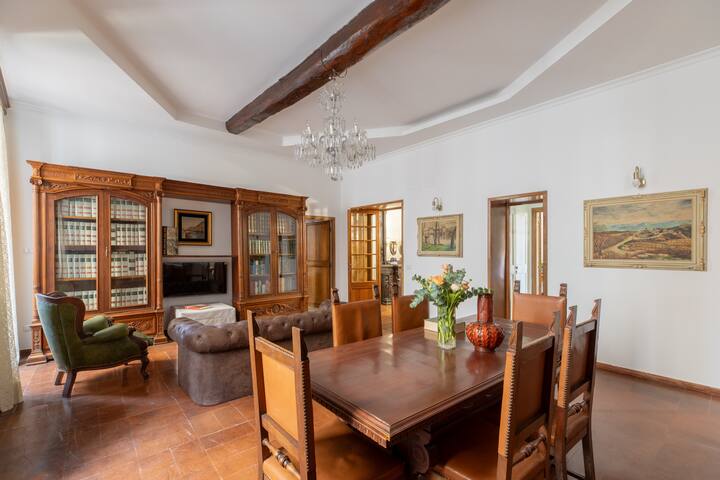 iFlat | Elegant 3 bedroom apt near the Pantheon gallery image 2