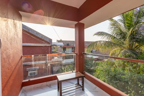 Modern 1BHK Condo | W/S. Pool | 2m. Walk To Beach