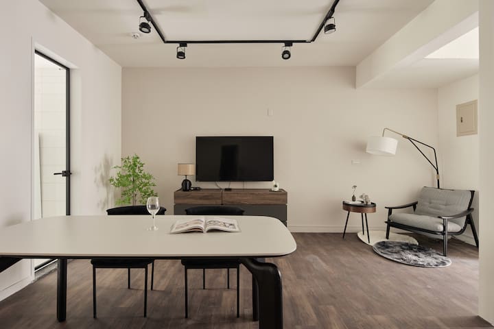 Poetry｜捷運市政府｜ATT 4 FUN | 國父紀念館 | 微風南山｜台北101 gallery image 2