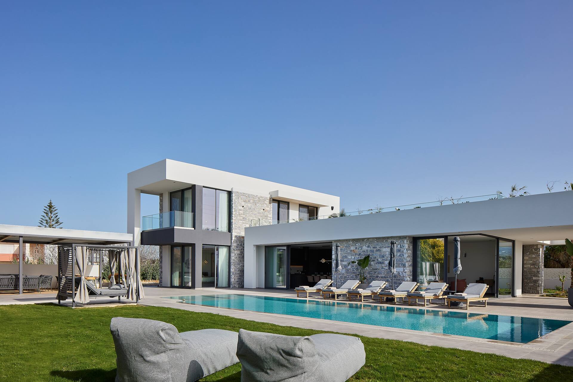 850m to Beach · Pickleball Court by etouri