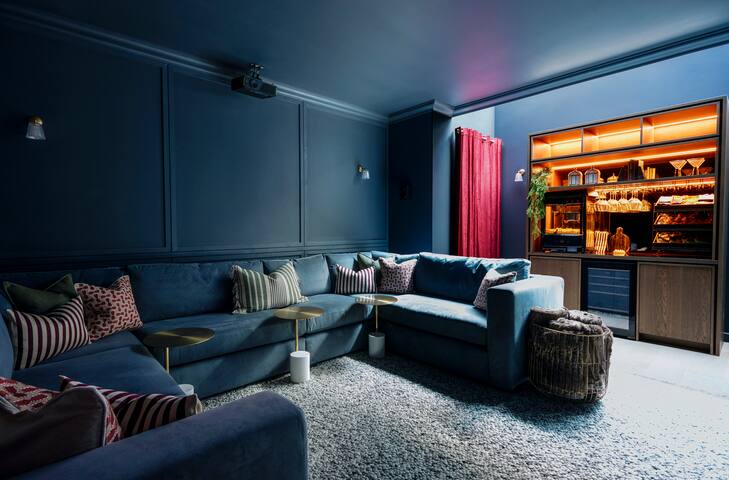Stunningly designed Fulham home with cinema room gallery image 3