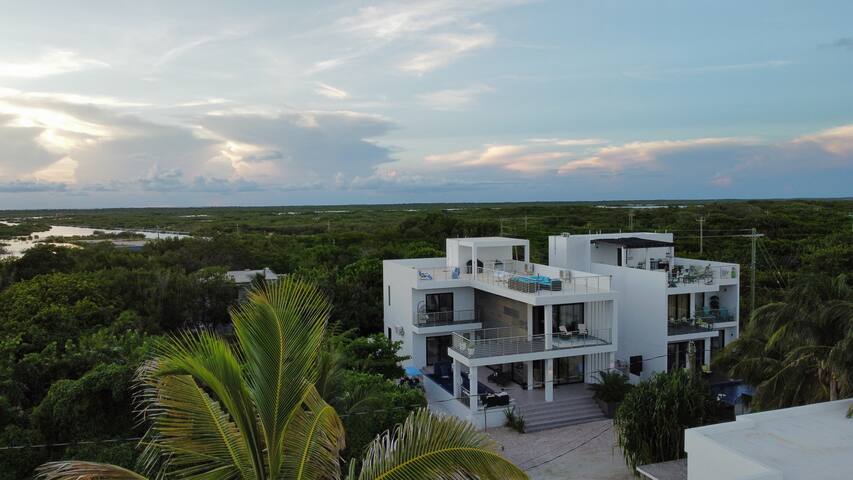 Cozy- Family Beach View Villa gallery image 5