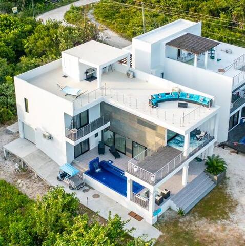 Cozy- Family Beach View Villa gallery image 3