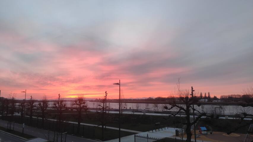 Stunning Riverview apartment gallery image 5