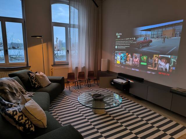 Stunning Riverview apartment gallery image 4