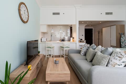 Top performing Airbnb: Newly renovated cosy studio in Al Thanyah Fifth