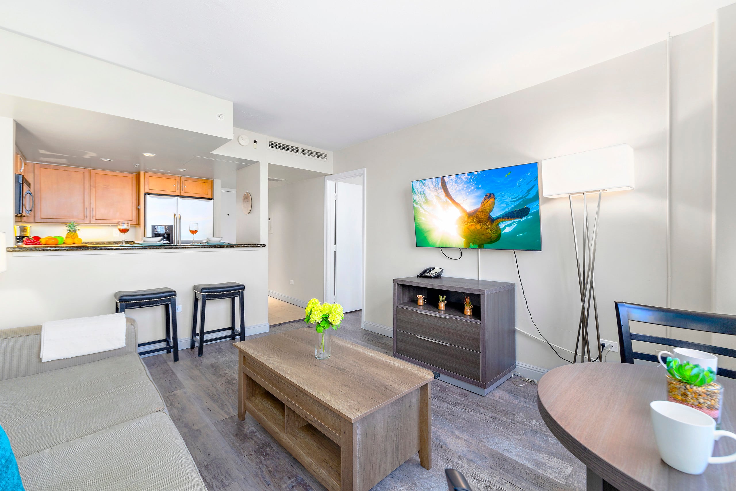 Condo in Honolulu · ★4.56 · 1 bedroom · 2 beds · 1 private bath - Image 10