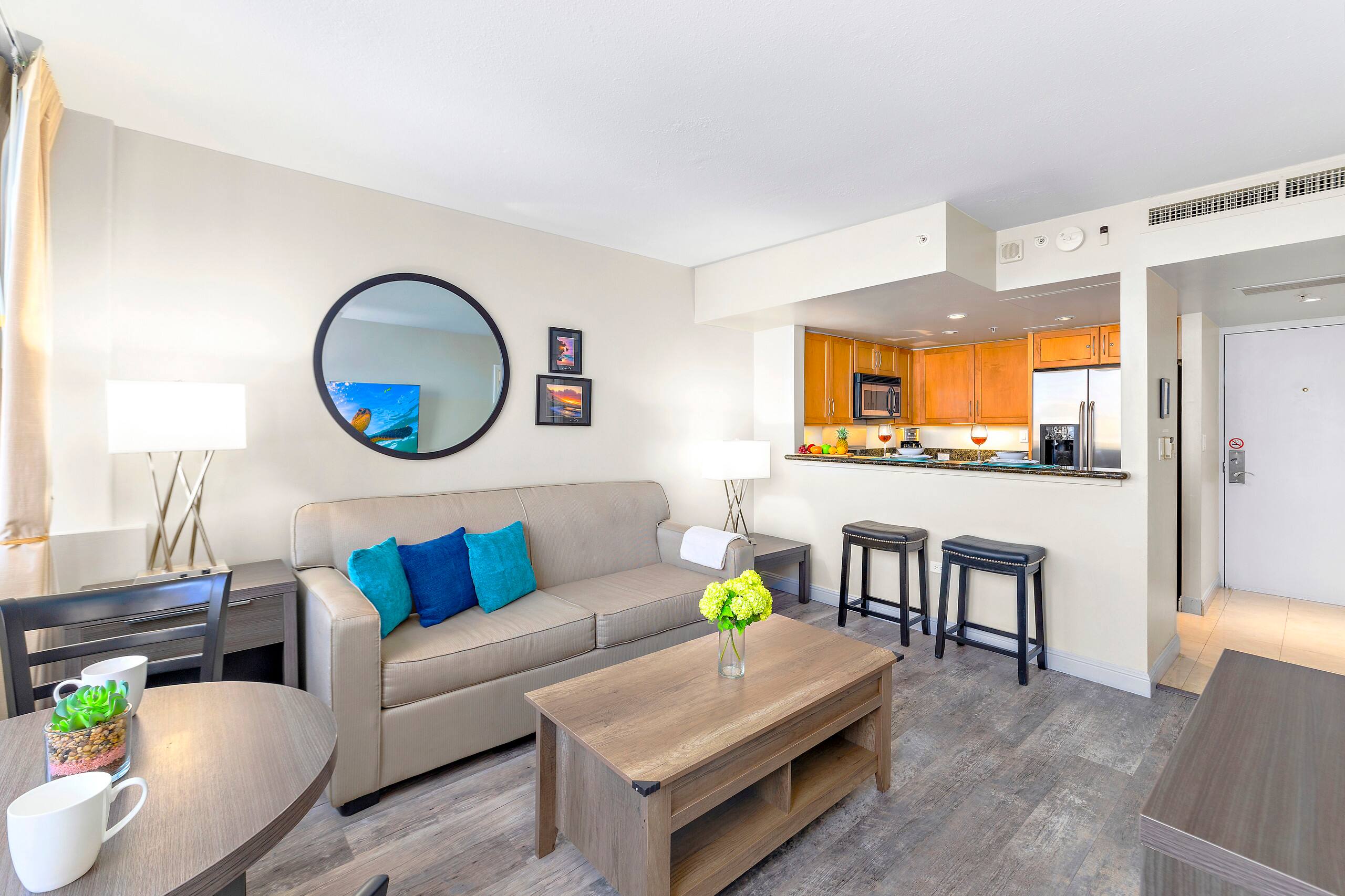 Condo in Honolulu · ★4.56 · 1 bedroom · 2 beds · 1 private bath - Image 9