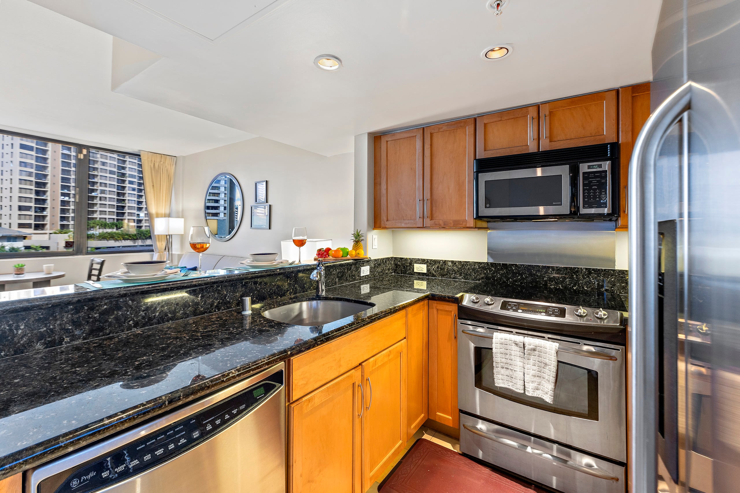 Condo in Honolulu · ★4.56 · 1 bedroom · 2 beds · 1 private bath - Image 16