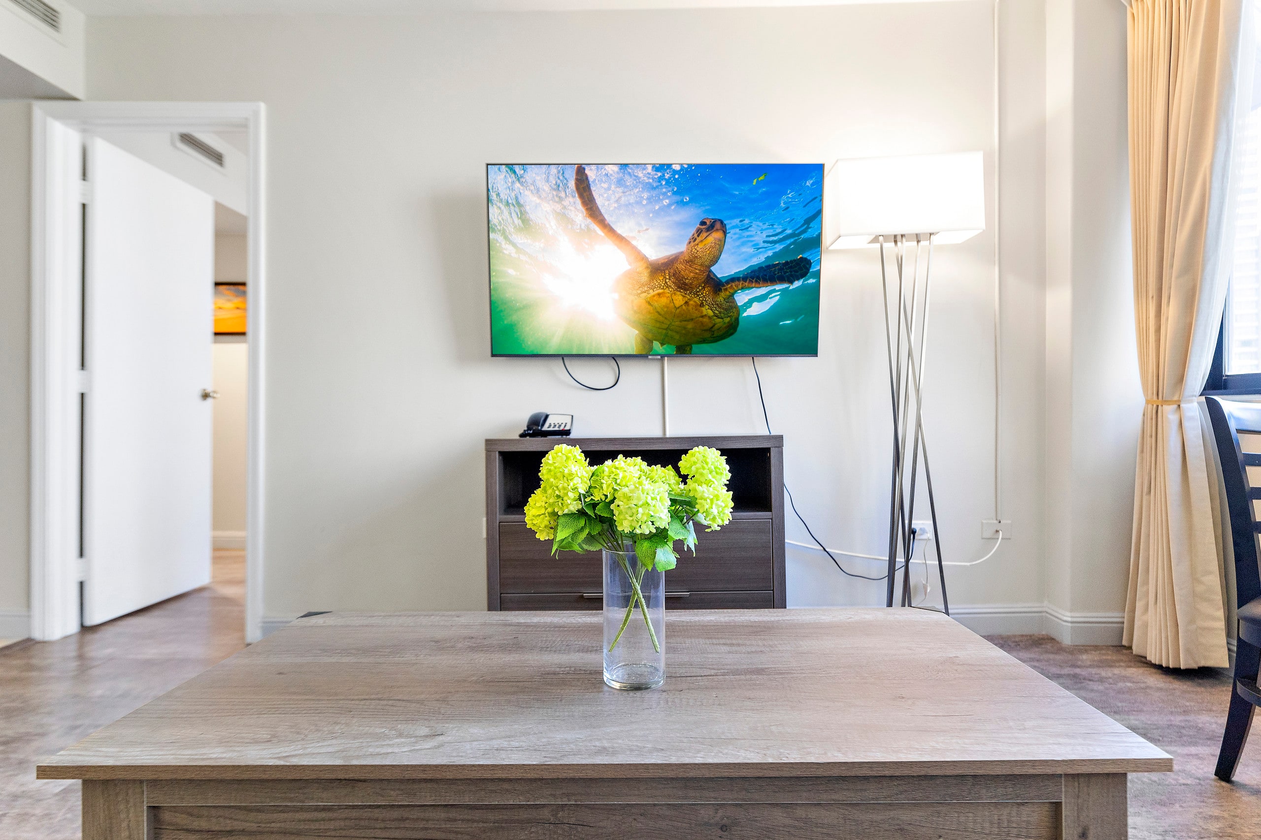 Condo in Honolulu · ★4.56 · 1 bedroom · 2 beds · 1 private bath - Image 12