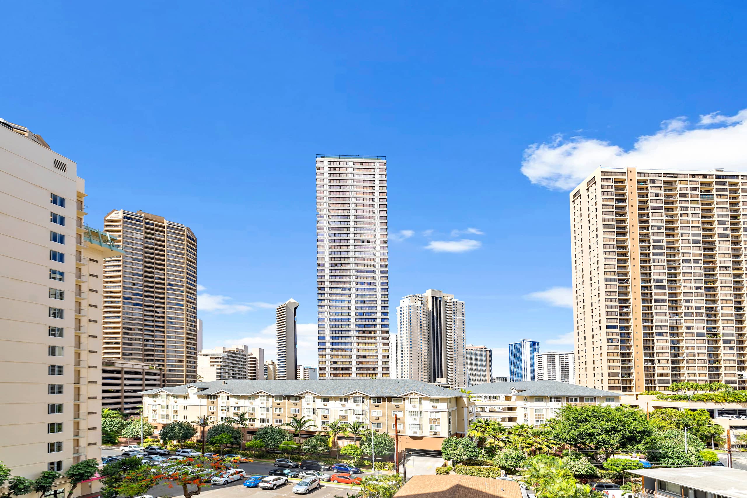 Condo in Honolulu · ★4.56 · 1 bedroom · 2 beds · 1 private bath - Image 29