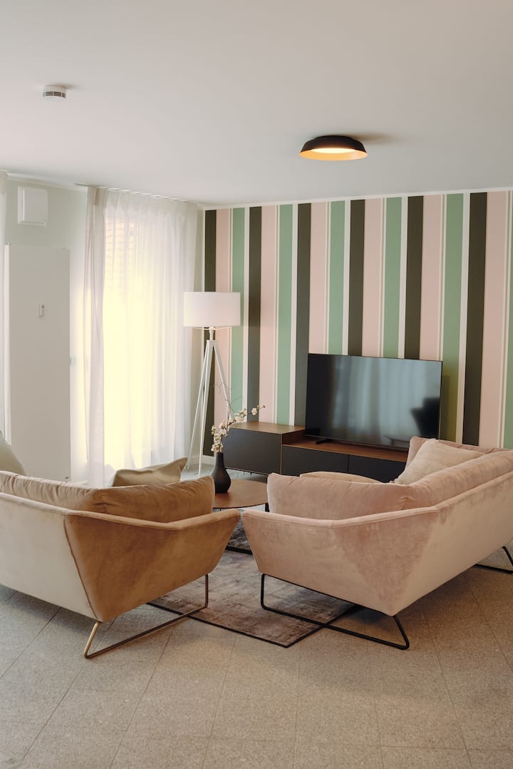 21 Rooms/120m2 4-room Apartment - Roof Terrace - Gaimersheim