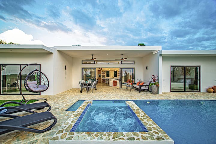 Tropical Bliss: Villa Pool & Outdoor Tub Cabarete - Sosúa