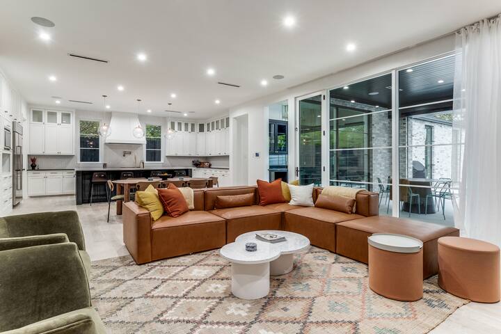 Lover’s Lane Mansion gallery image 2