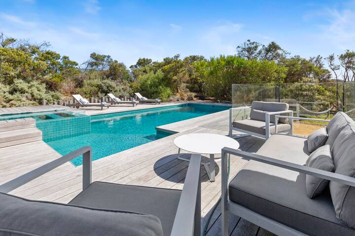 Oceanic-Luxury Meets Relaxation gallery image 3