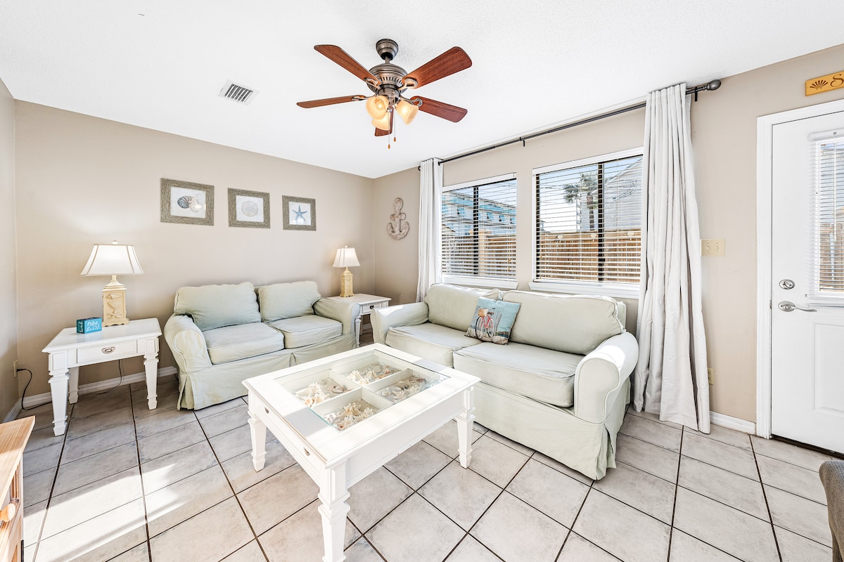 Successful Airbnb property: Sweet Beach Sea Star in Pensacola / Ferry Pass / Brent