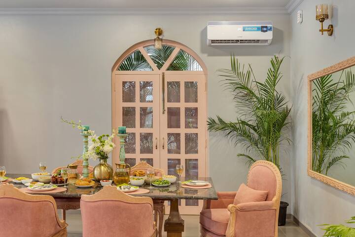 Dining area image 2