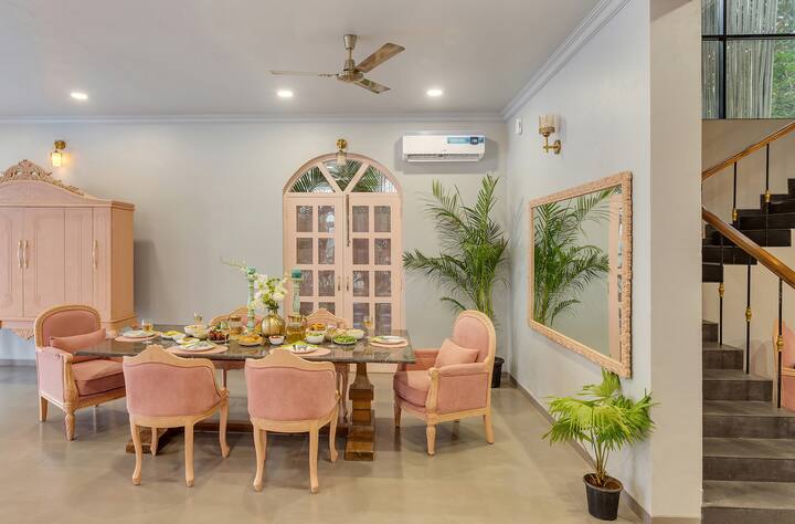 Dining area image 3
