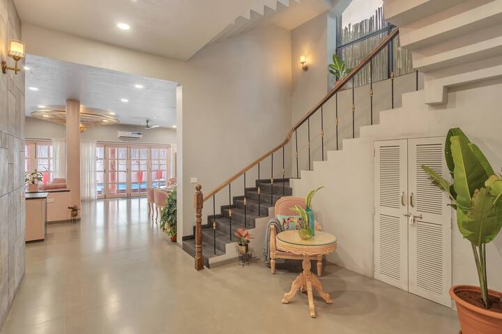 Living room image 5