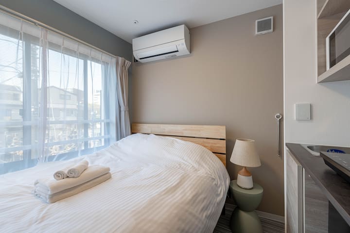 NEW/新築/2階/新宿/神楽坂/駅徒歩2分/2寝室/2バスルーム/2トイレ/最大4名/EV無し/A