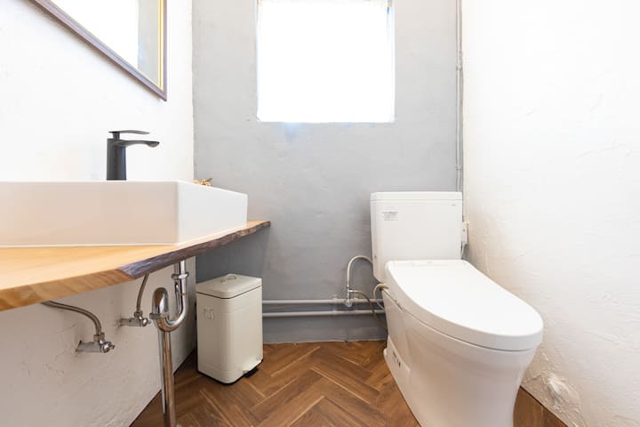 手洗いスペースは大きいので洗面台としても使用できます。