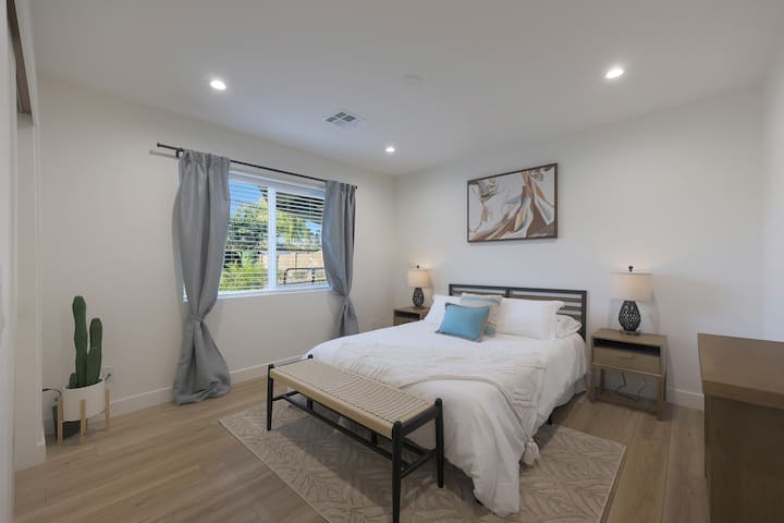 [საძინებელი #2] მეხსიერების ქაფის საწოლი