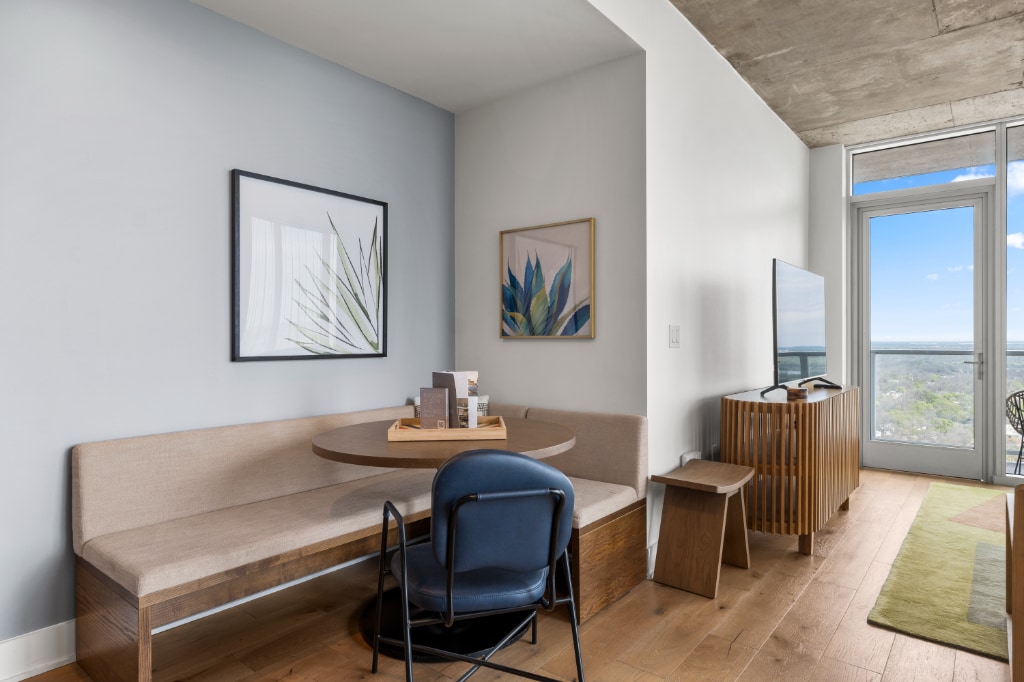 Austin Agave Condo | LAKE VIEW *Rooftop Pool*