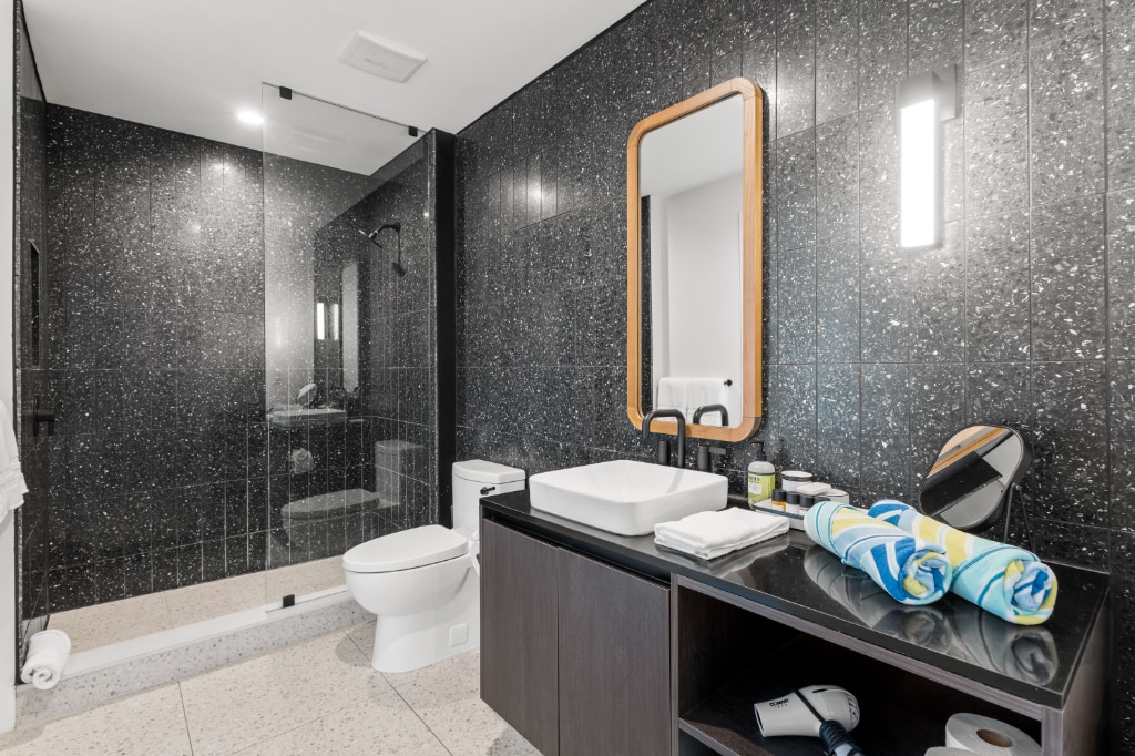 Austin Agave Condo | LAKE VIEW *Rooftop Pool*