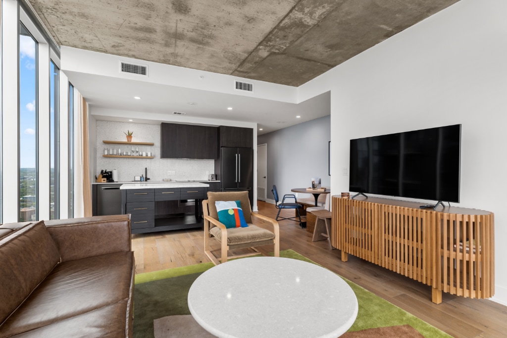 Austin Agave Condo | LAKE VIEW *Rooftop Pool*