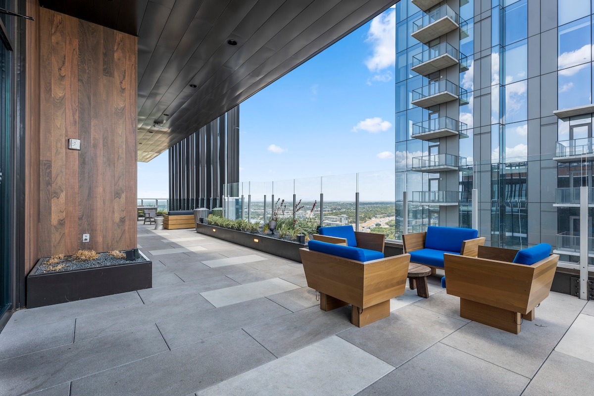 Austin Agave Condo | LAKE VIEW *Rooftop Pool*