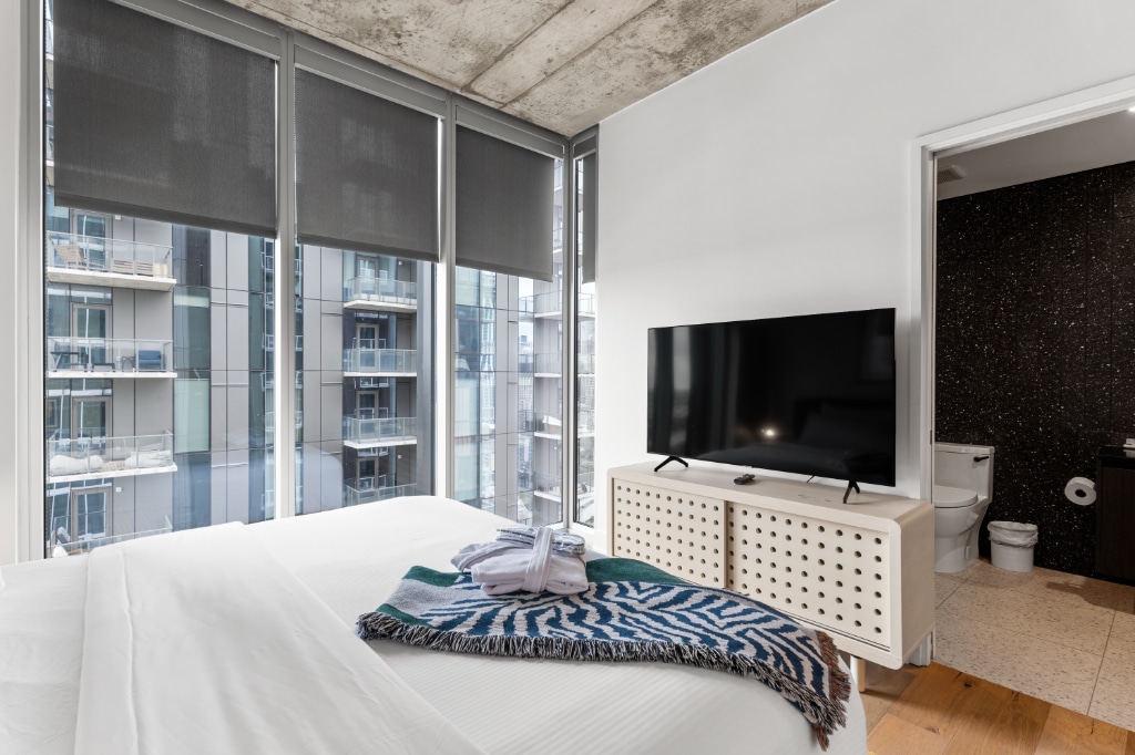 Austin Agave Condo | LAKE VIEW *Rooftop Pool*