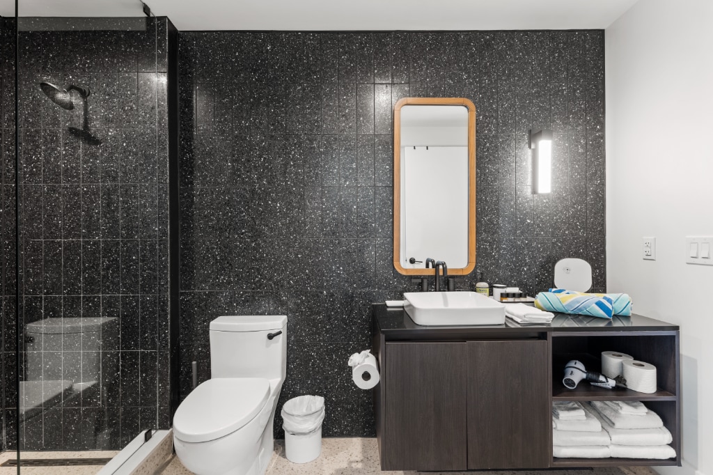 Austin Agave Condo | LAKE VIEW *Rooftop Pool*