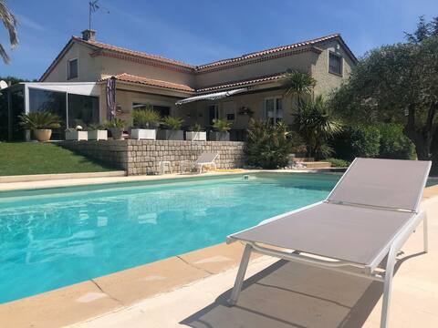 Large country villa in exceptional setting