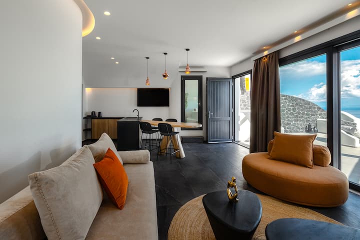 2 Bedroom Villa With Pool And Jacuzzi - Santorini