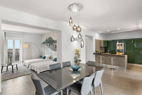 Luxurious Apartment with Sea View and Vesuvius