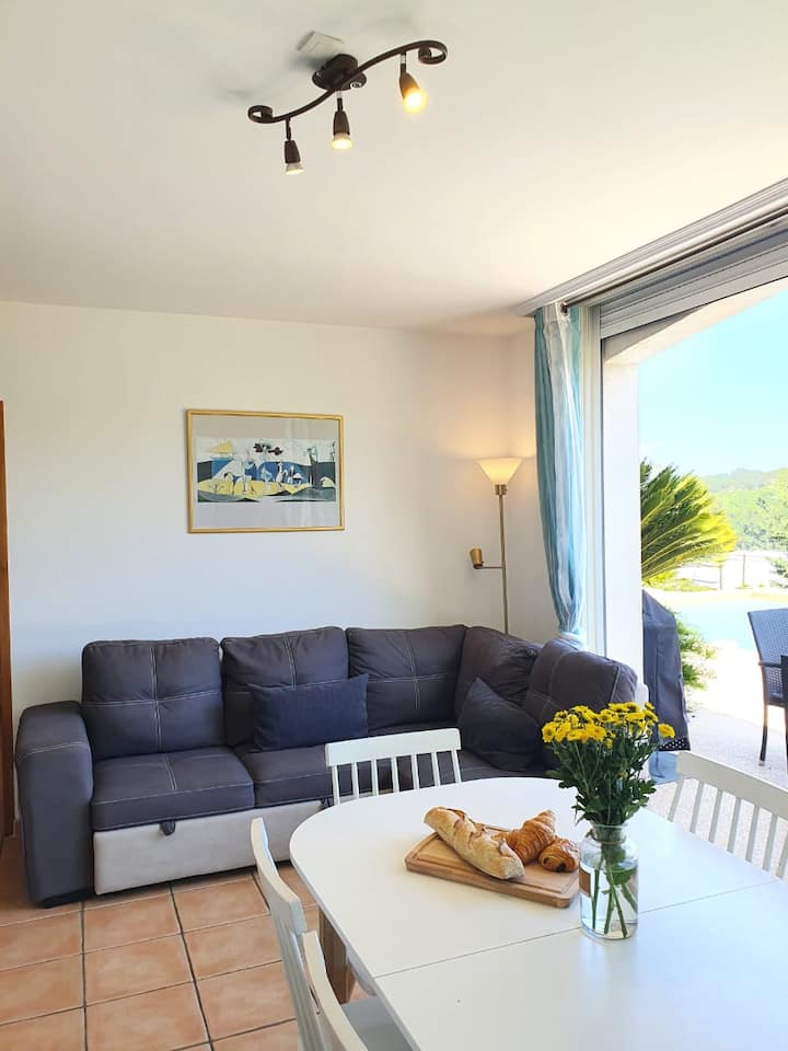 Peaceful Apartment With Private Pool & A/c! - Cagnes-sur-Mer