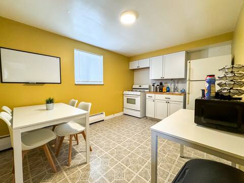 8 Full Apartments 12 Bedrooms Crews Welcome