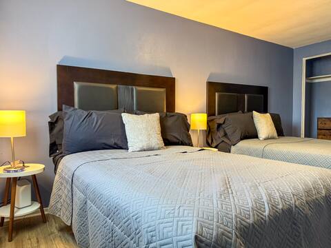 Cozy 2 Bedroom w/ 5 Beds + Sofa Bed & WIF!