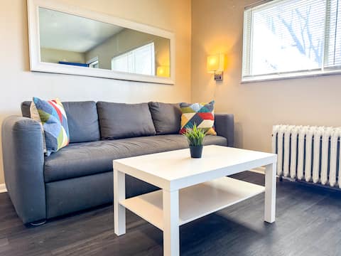 Downtown Area 2 Beds + Sofa bed, Sleep 6, Stylish