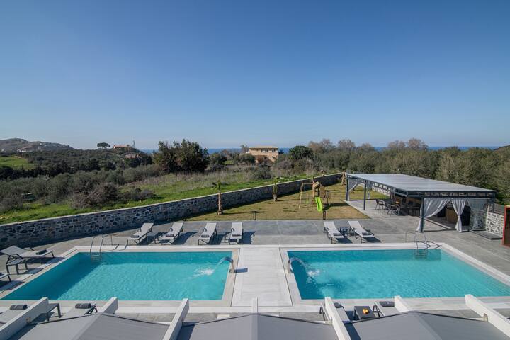 Pura Vida Villa, 2 Pools, 2 Spa Whirlpools & Sauna gallery image 5