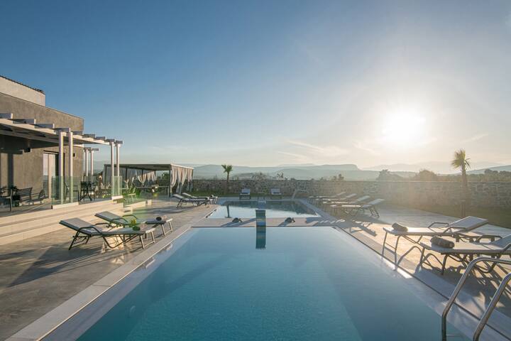 Pura Vida Villa, 2 Pools, 2 Spa Whirlpools & Sauna gallery image 3