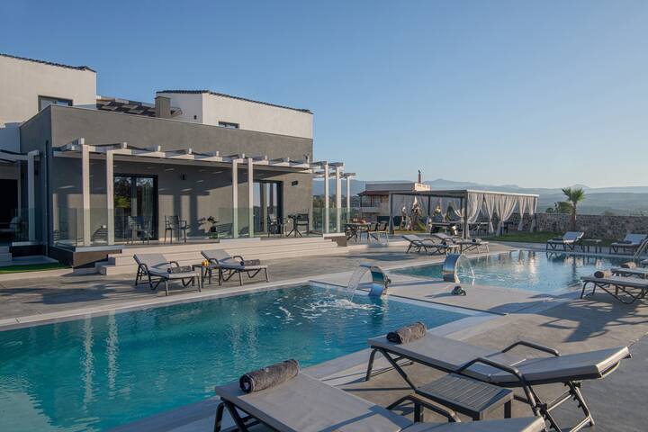 Pura Vida Villa, 2 Pools, 2 Spa Whirlpools & Sauna gallery image 2