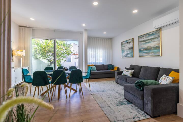 Modern Apartment with Terrace