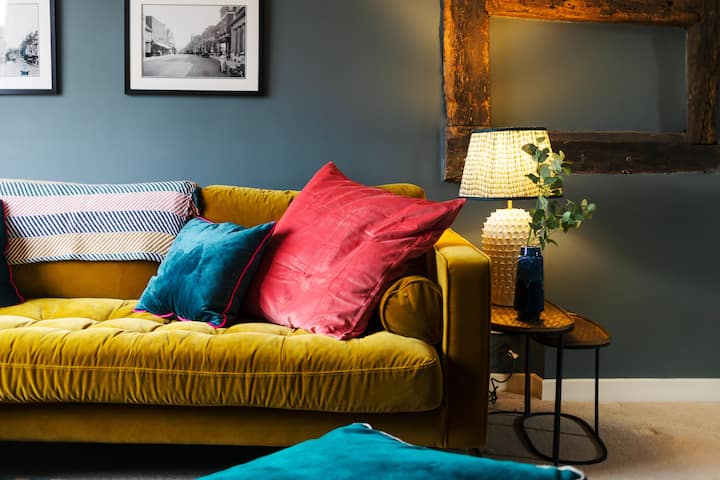 Unique Exclusive Historical 16th Cent. Central Apt - Hertfordshire